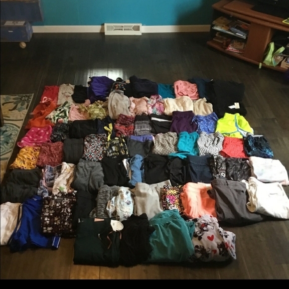 MEGA BUNDLE WOMENS RESELL LOT NAME BRAND DESIGNER - Picture 9 of 9